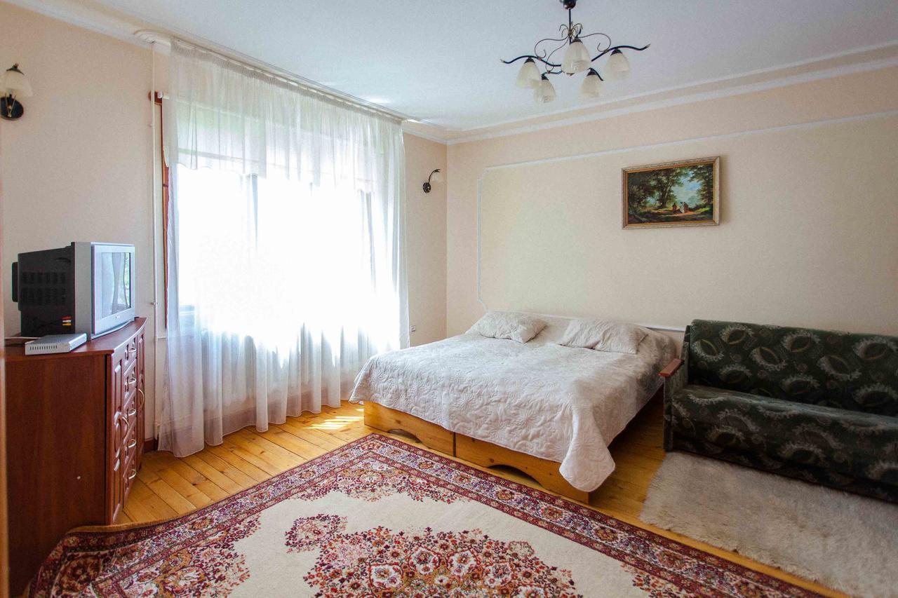 Lisoviy Zatyshok, Z Vidkrutum Litnim Baseynom Hotel สลาฟสเก ภายนอก รูปภาพ