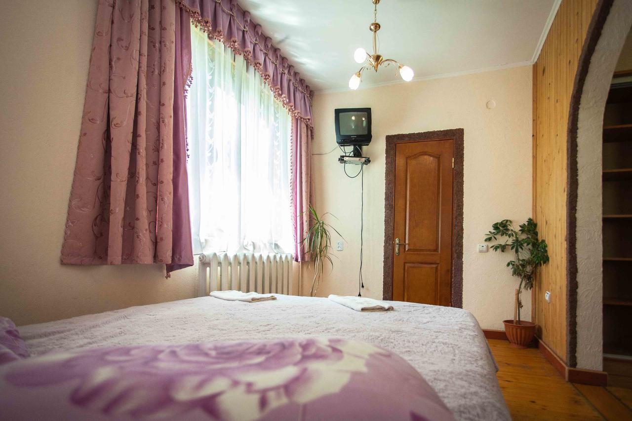 Lisoviy Zatyshok, Z Vidkrutum Litnim Baseynom Hotel สลาฟสเก ภายนอก รูปภาพ